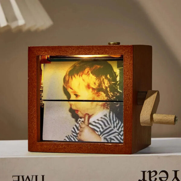 Hand Crank Photo